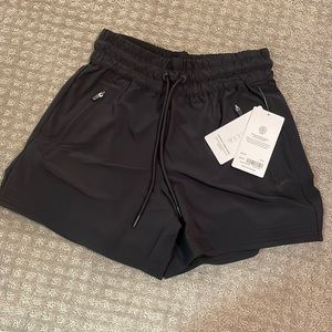 NWT Athleta black XS Newport 5” Board Shorts